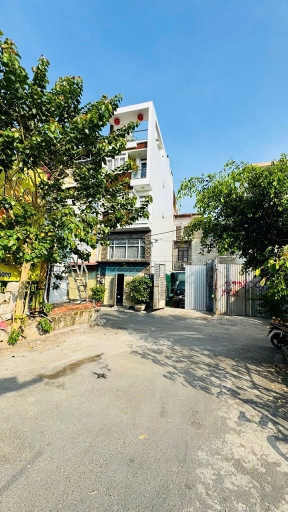 Bán đất phạm văn đồng, gần siêu thị, trường học