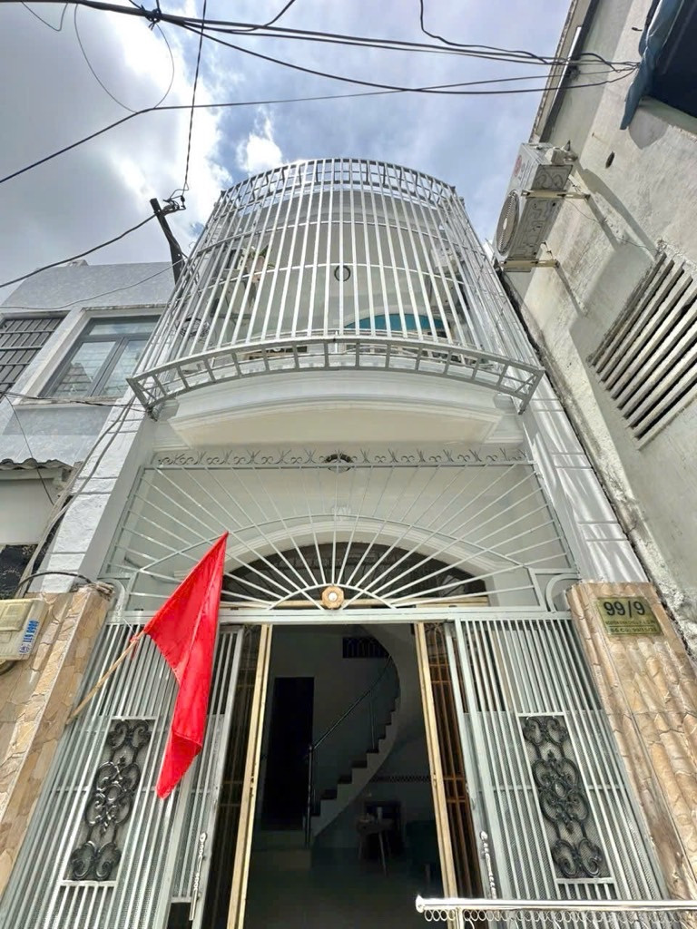 Phú nhuận, gần chợ, trường học, khu ẩm thực, sân bay thuận tiện.