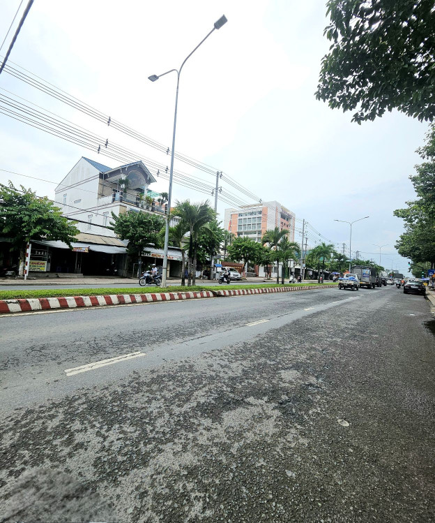 Bán nhà cấp 4 góc mặt tiền Phó Cơ Điều, gần ngã 4 trường Đại Học XDMT Vĩnh Long