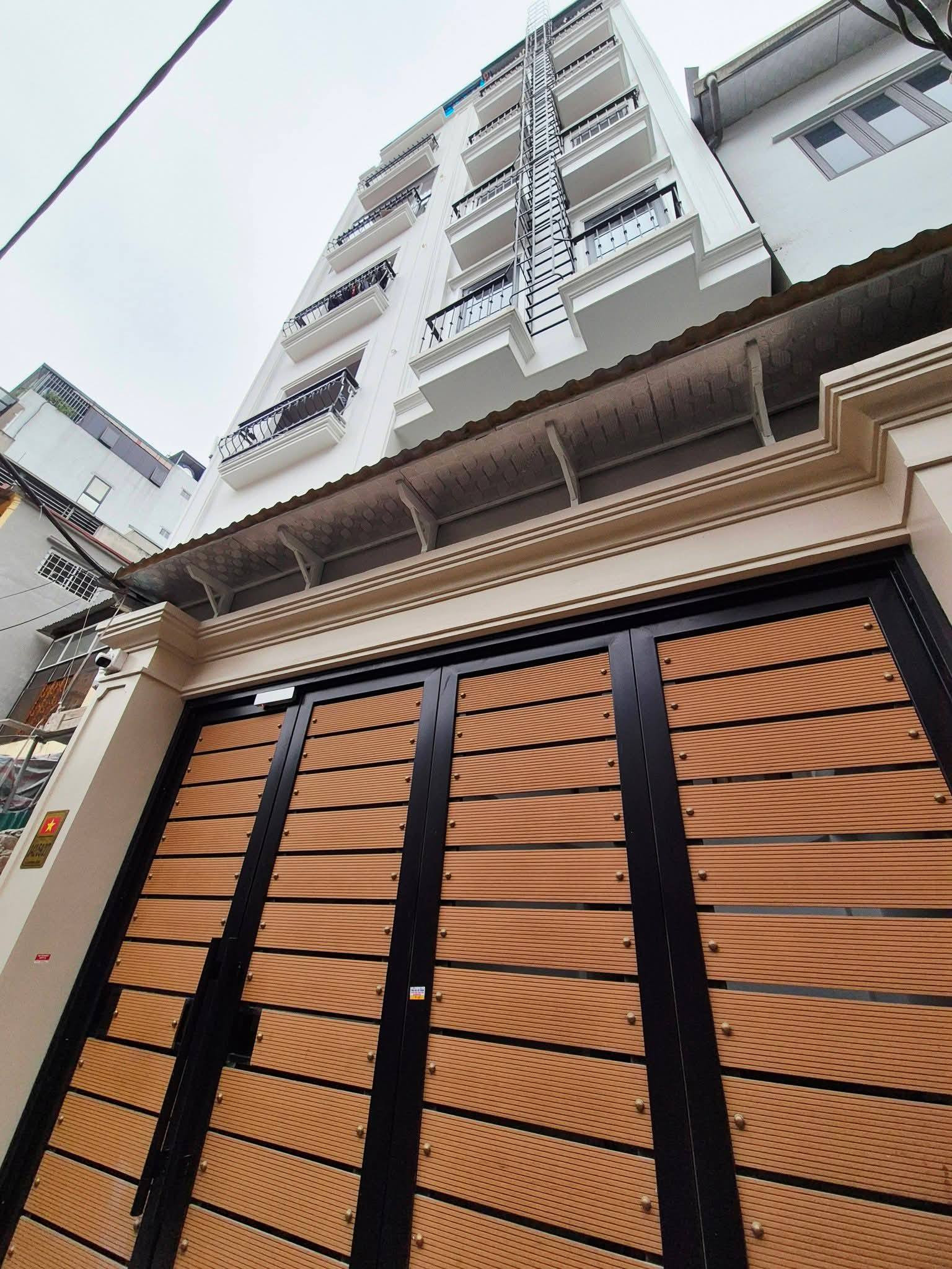 BÁN TÒA NHÀ CHDV ĐƯỜNG HẠ ĐÌNH. 110M2 - 7 TẦNG. THANG MÁY. 18 PHÒNG.