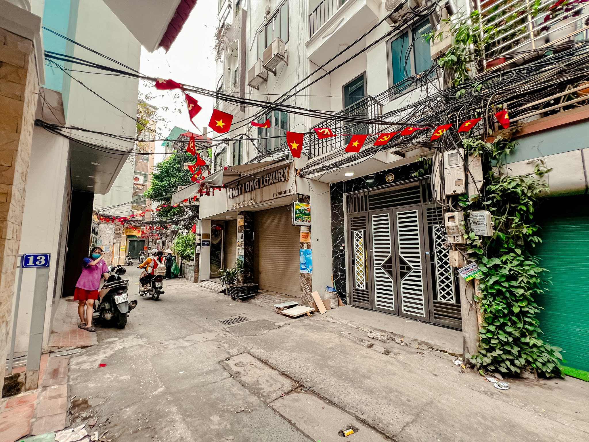 BÁN NHÀ ĐƯỜNG BÙI XƯƠNG TRẠCH. THANH XUÂN. 6-M2 - 5 TẦNG. GARA Ô TÔ.