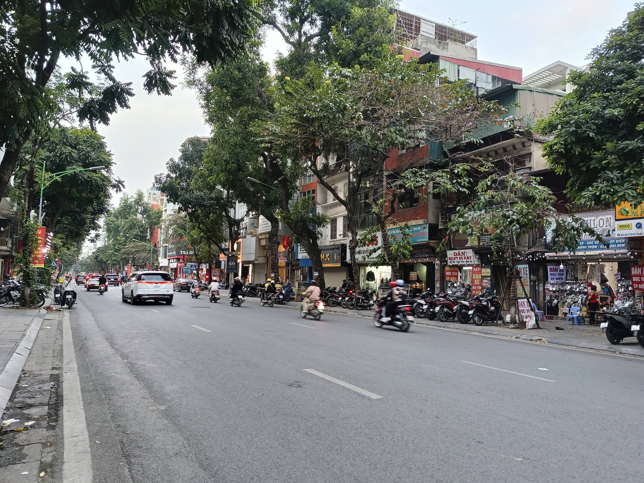 Siêu hiếm tại phố Huế, trung tâm quận HBT, 1 nhà ra phố, 5T mới tinh, KD online