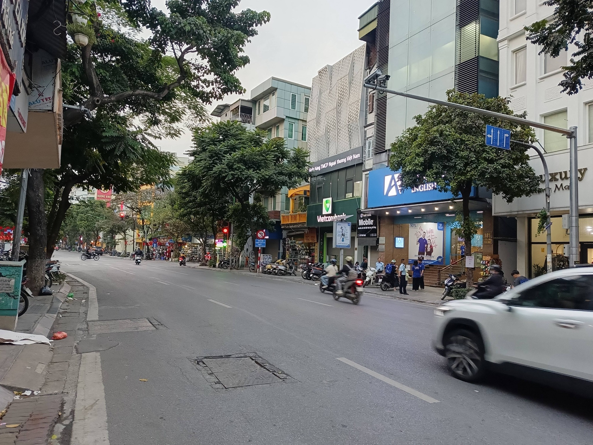 Nhà mặt phố VIP tại phố Huế, quận HBT, kinh doanh đỉnh, tiện tích vô vàn, dân trí cao