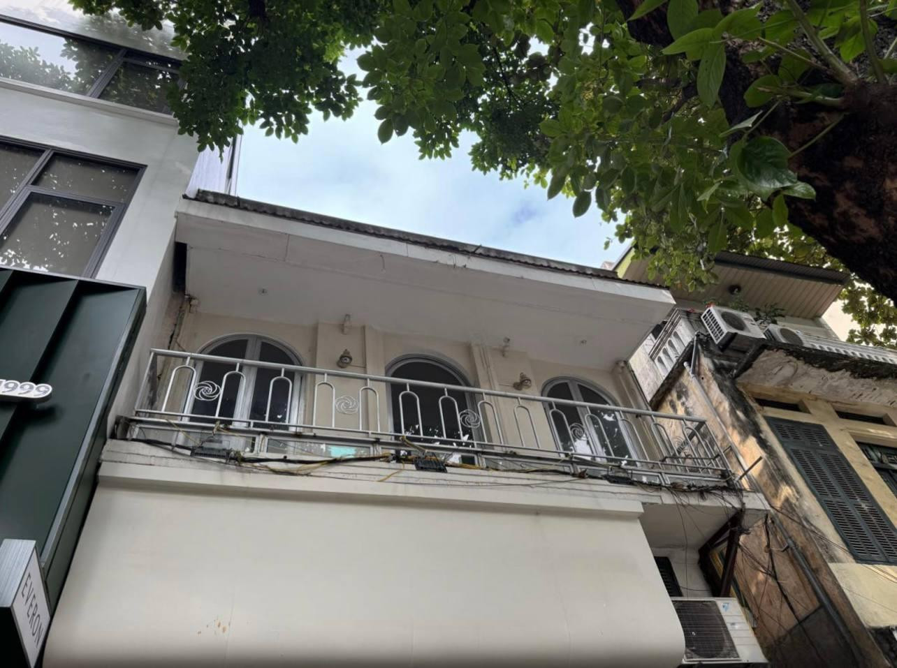 CHO THUÊ NHÀ LÀM VĂN PHÒNG TẦNG 2 TẠI PHỐ HUẾ-CÓ THỂ NGỦ LẠI-DT 48m2-16tr