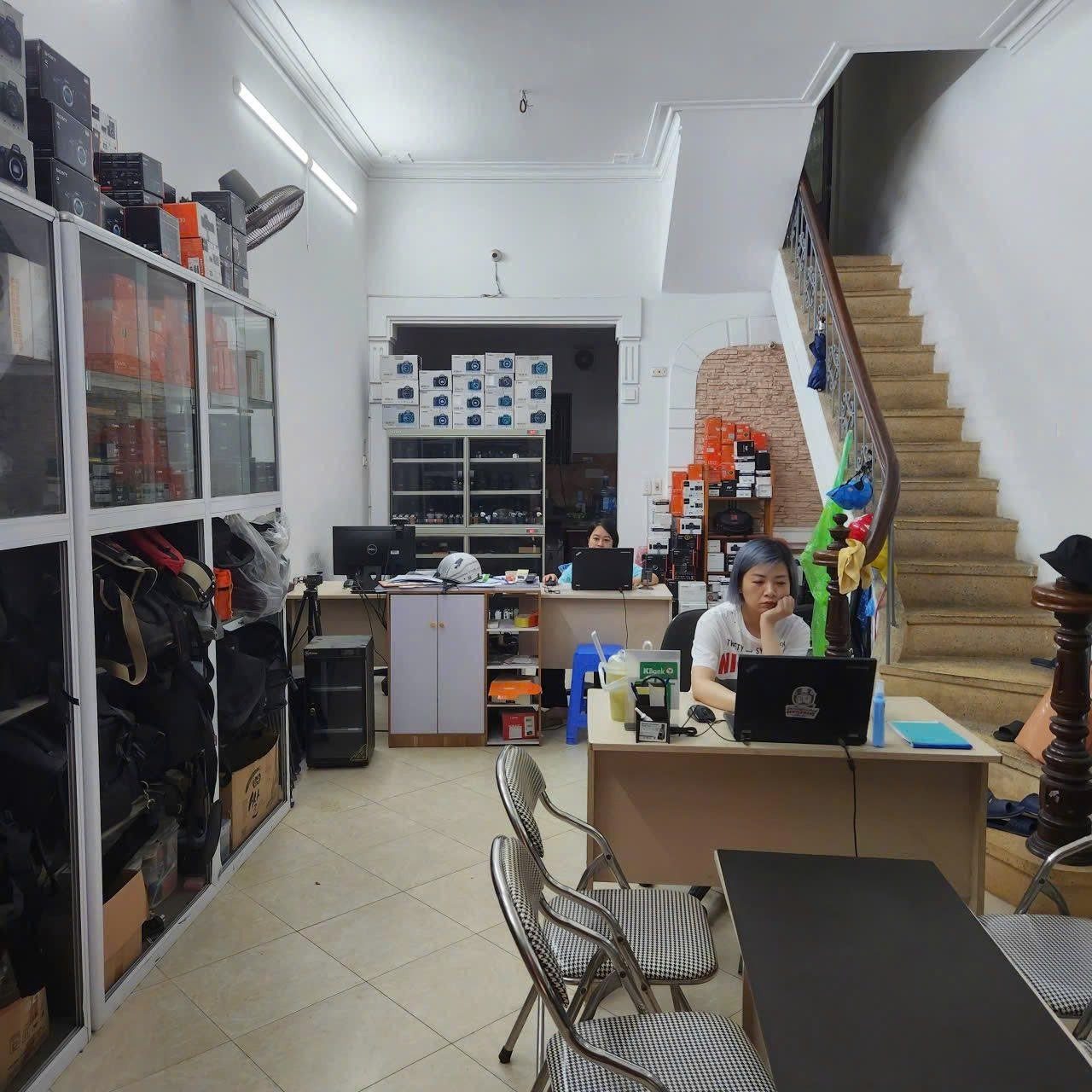 Cho Thuê Nhà Ngõ 255 Phố Huế - Hai Bà Trưng 55M² 4 Tầng 5 Ngủ - Nội Thất CB - Ô Tô Vào Nhà - Giá Thuê 17tr