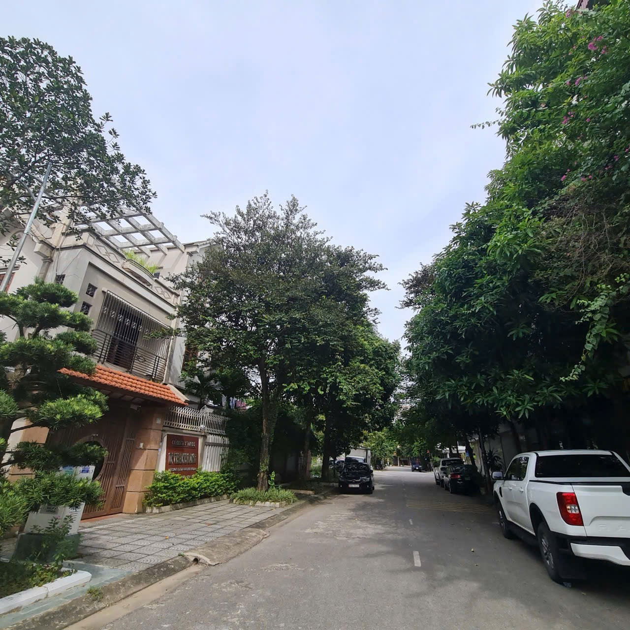 Bán 100.8m đất lô góc giãn dân y na. Cạnh vườn hoa, khu vui chơi, bãi đỗ xe. Mặt phố ngô diễn và nguyên tất thông. Phường kinh bắc bắc ninh