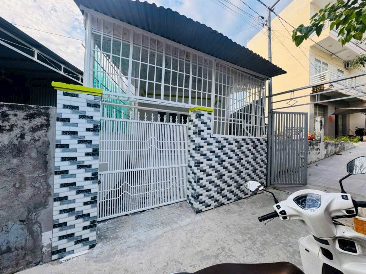 🔥Nhà hẻm Phong Châu - Vĩnh Xuân - Nam Nha Trang sát KĐT Mỹ Gia chỉ 3,1Tỷ🔥
- Diện tích: 64,7m2 ngang 4,3m