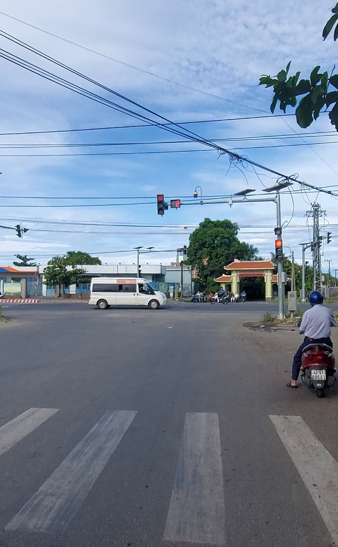Mặt tiền đường chính Phong Nam Hòa Xuân.
Chỉ 3.9x tỷ . Chỉ một lô duy nhất tại vị trí siêu đẹp này.