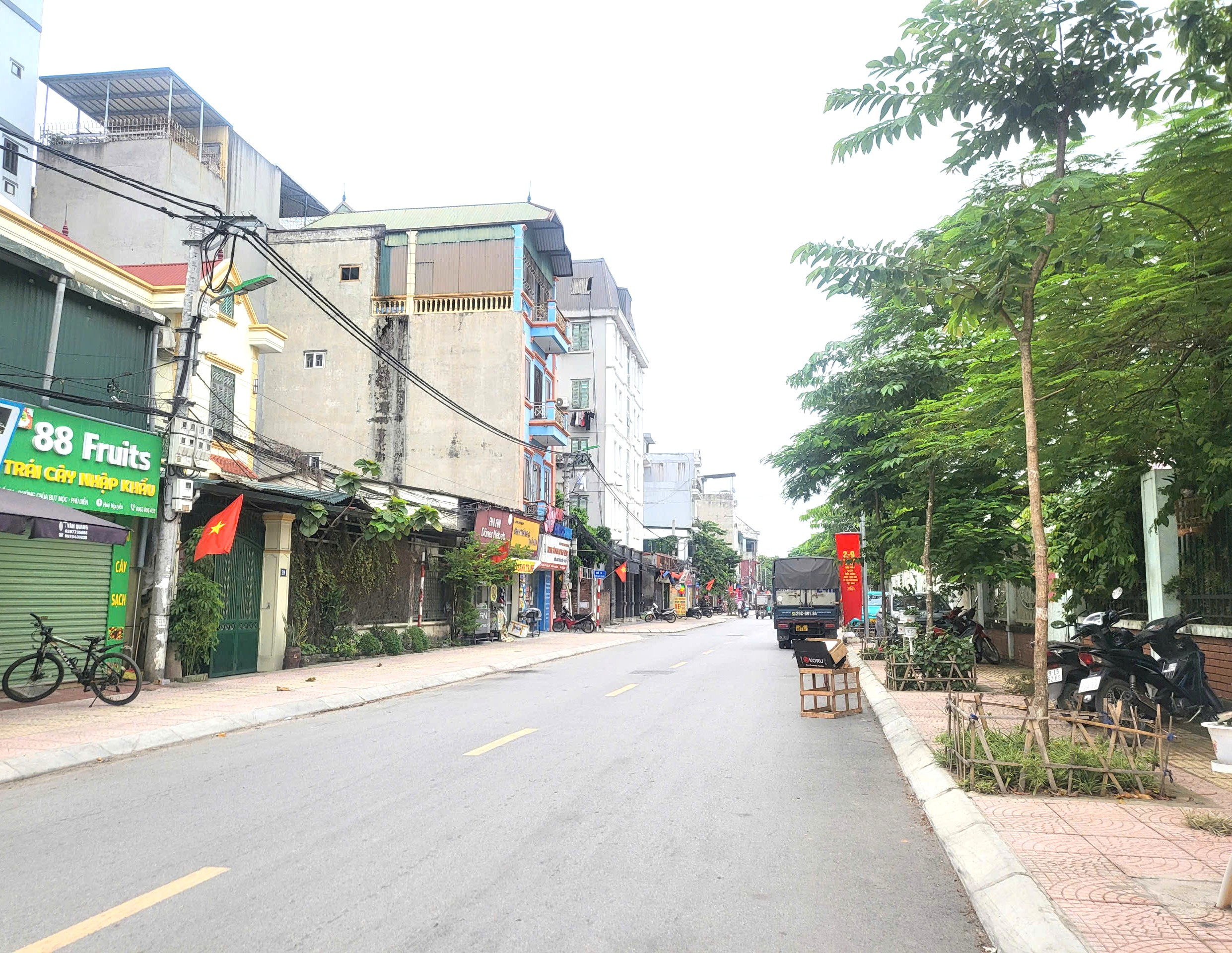 Bán nhà CHÙA BỤT MỌC. Mặt phố, oto tránh, vào nhà. LÔ GÓC. Kinh doanh tấp nập ngày đêm.