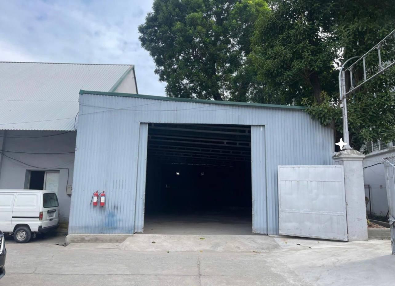 Cho Thuê Nhà Kho/ Xưởng 330M² - Mặt Tiền 10M / Đường Phúc Diễn - Nam Từ Liêm/ Giá Thuê 28Tr/ Tháng