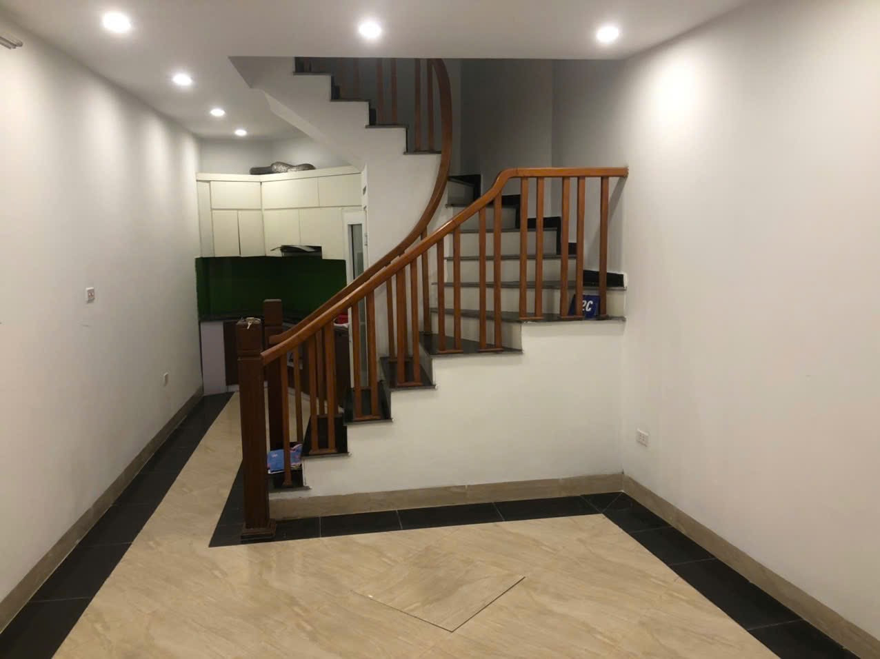 Cho Thuê Nhà Ngõ 8 Phú Đô - Mỹ Đình 
35M² 5 Tầng 4 Ngủ/ Giá Thuê 11tr