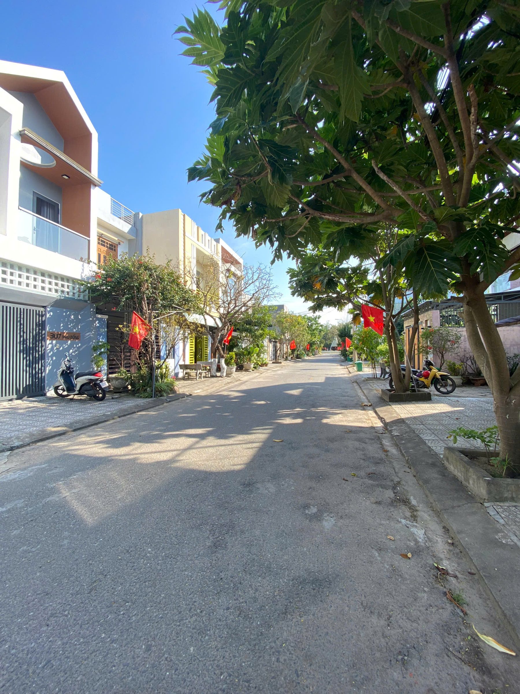 Bán đất mặt tiền đường Phù Đổng - Hòa Xuân, Gần chợ, Phạm Hùng, giá 4 tỷ 300