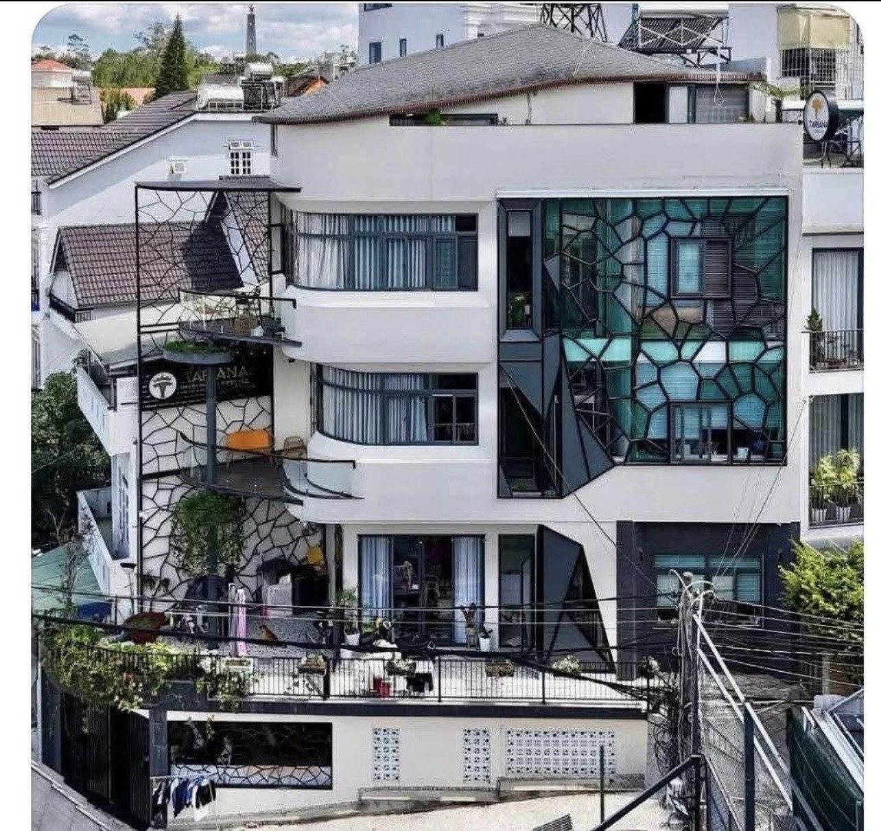 Bán toà nhà căn hộ dịch vụ 4 tầng, ngay ngã 5 đại học đường nhựa lớn khu sinh viên đông đúc sẵn dòng tiền
