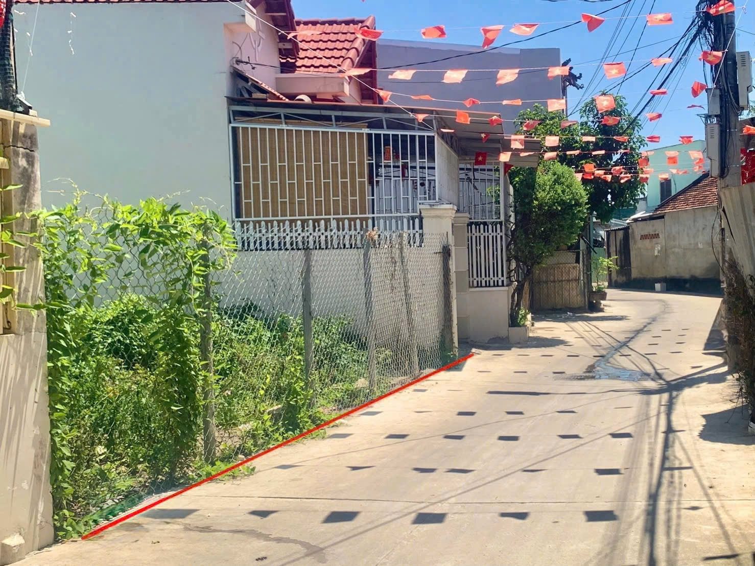 Lô đất đẹp Phú Nông – Vĩnh Ngọc, phường Tây Nha Trang - Sẵn thổ cư

  📐 Diện tích: 205,5m², ngang 8m
có sẵn 50m² thổ cư
 • Đường bê tông: rộng 5–6m
ôtô đi thoải mái, đường thông
- Hướng Nam mát mẻ quanh năm
📕Pháp lý: Sổ hồng
 • Cách trục chính Phú