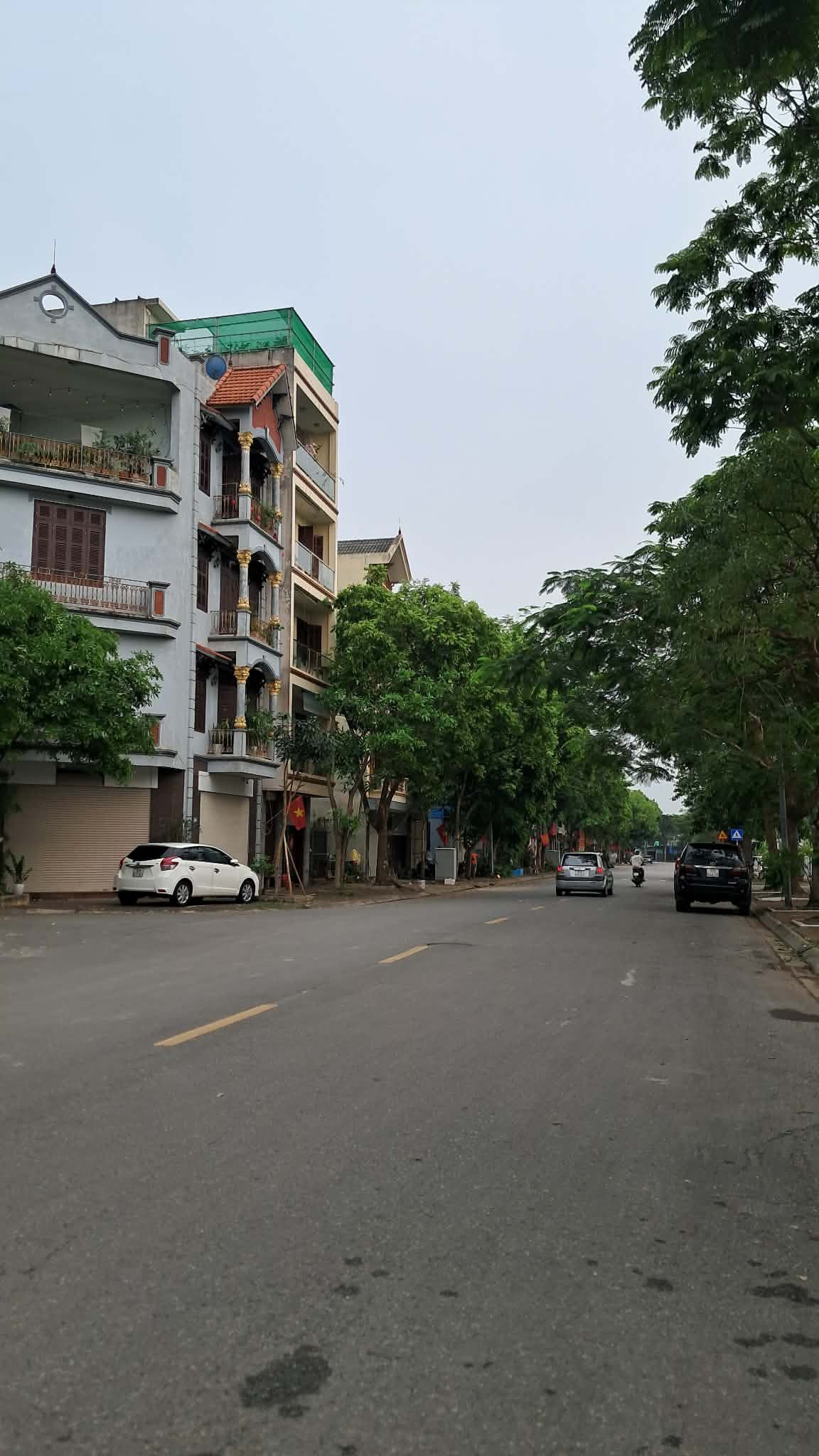BÁN ĐẤT MẶT PHỐ PHÚC LỢI 86M2- LÔ GÓC- VIEW VINHOMERIVERSIDE- 30 TỶ