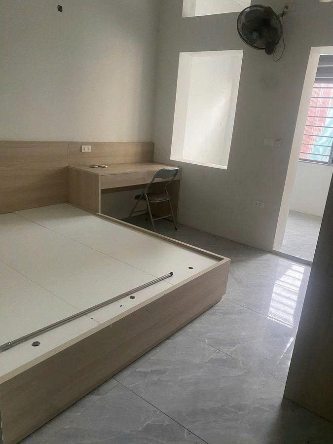 Bán nhà đẹp 4 tầng mặt phố Phùng Hưng, 107m2, mặt tiền 4.3m, vị trí đẹp, kinh doanh sầm uất, giá 39.5 tỷ