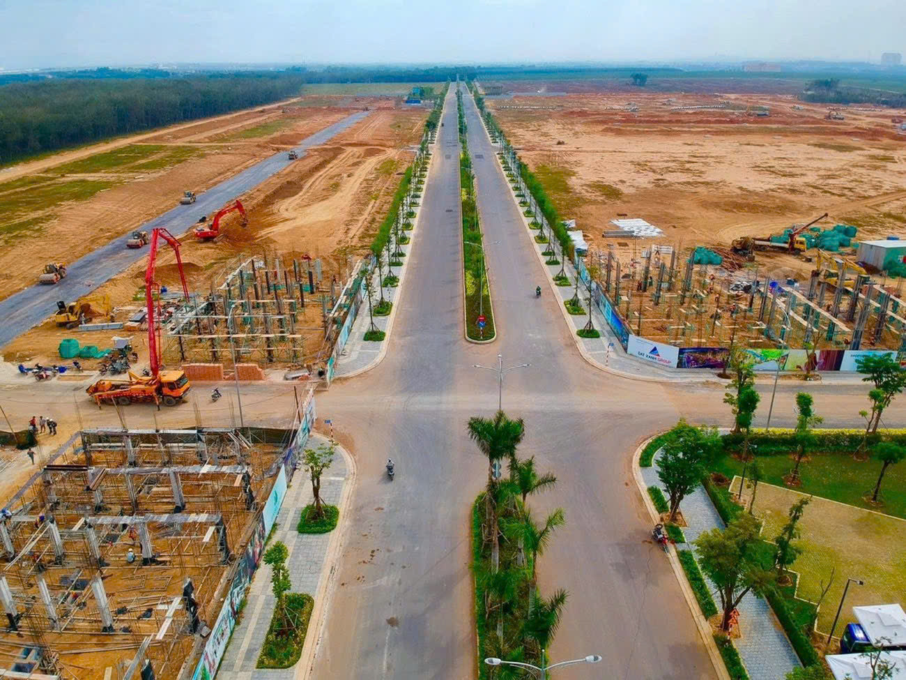 Bán đất Trung Tâm Long Thành - Cách Sân Bay Quốc Tế 5km - đón sóng  Gametro -Giá chỉ 10triệu/m2- Sổ Hồng Riêng