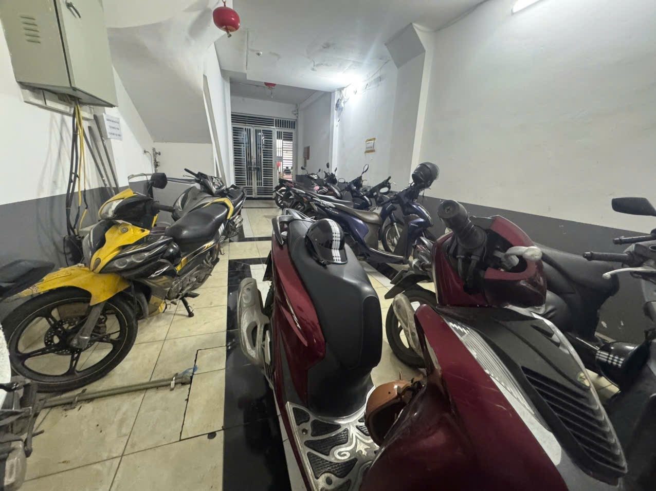 Bán nhà đường Phùng Khoàng, Nam Từ Liêm, 9 phòng khép kín, dòng tiền hơn 400tr/năm