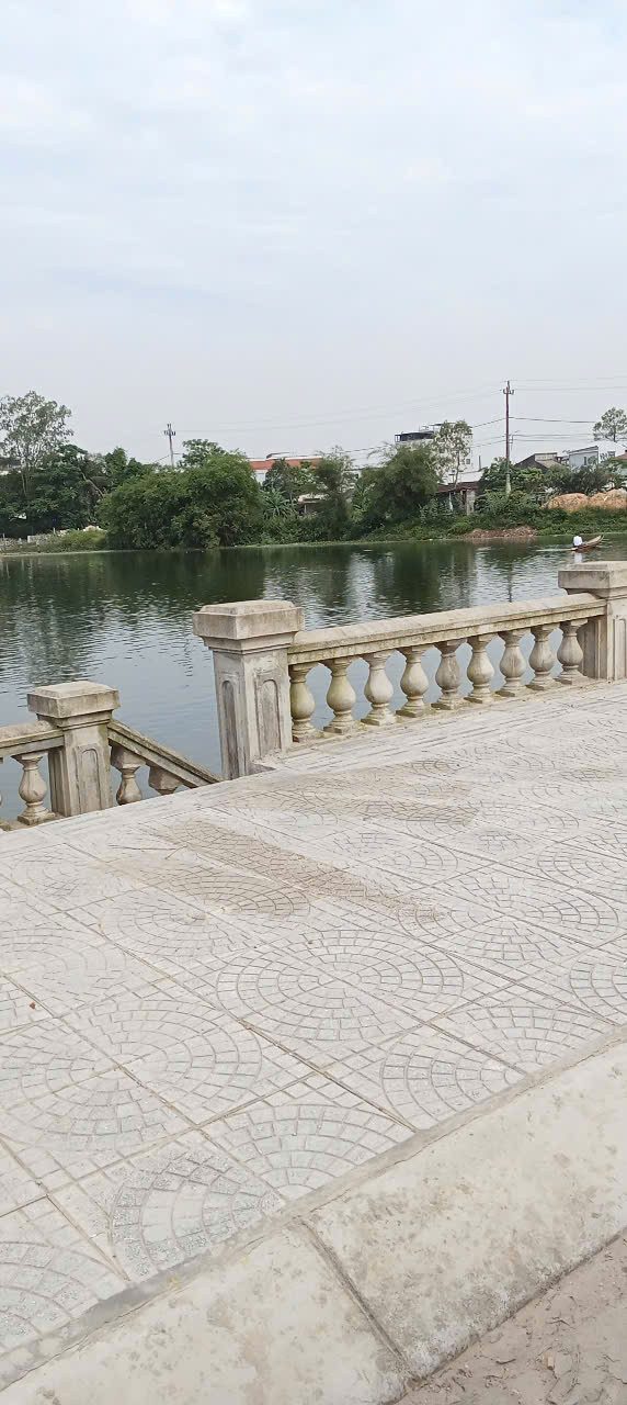Bán lô đất Phùng Quán 83m2 cách nguyễn tất thành 500m, ngay hồ sinh thái giao ngã tư trưng nữ vương