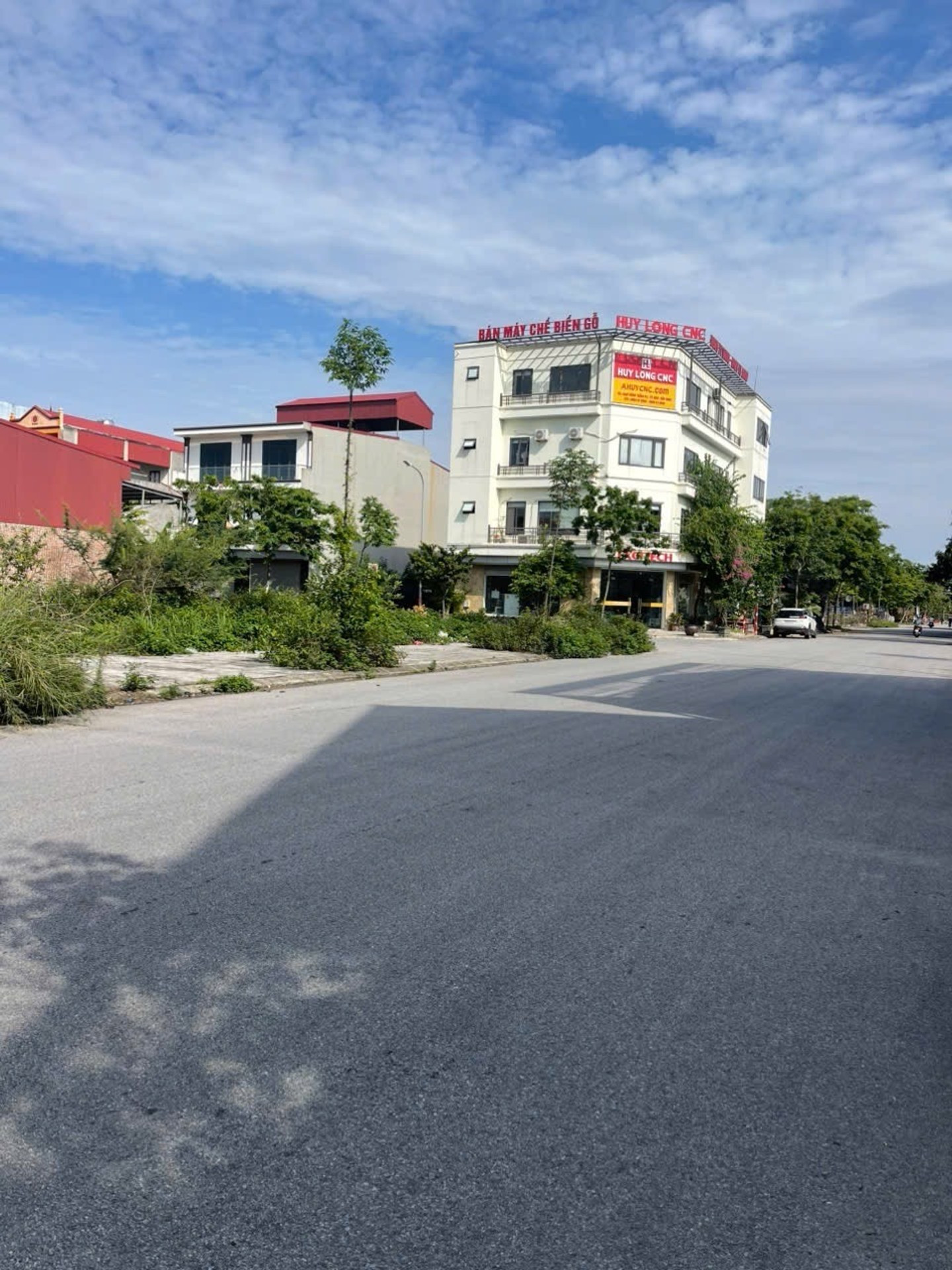 Bán nhà 3 tầng lô góc Từ Sơn Bắc Ninh - Khu đấu giá phân lô mặt tiền rộng