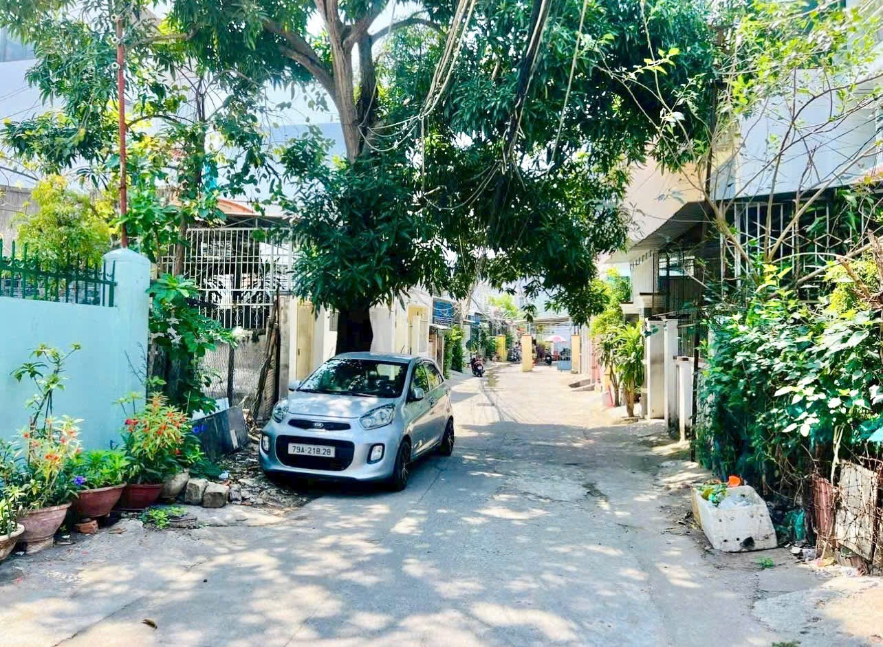 🔴 Liệu có ĐÀU TƯ được ..?!
👉 Chính chủ gửi, Bán Đất Tặng Nhà -- 100m2 ( Ngang 4,5m ) - Hẻm Ô Tô - Phước Long, Phường Nam Nha Trang.