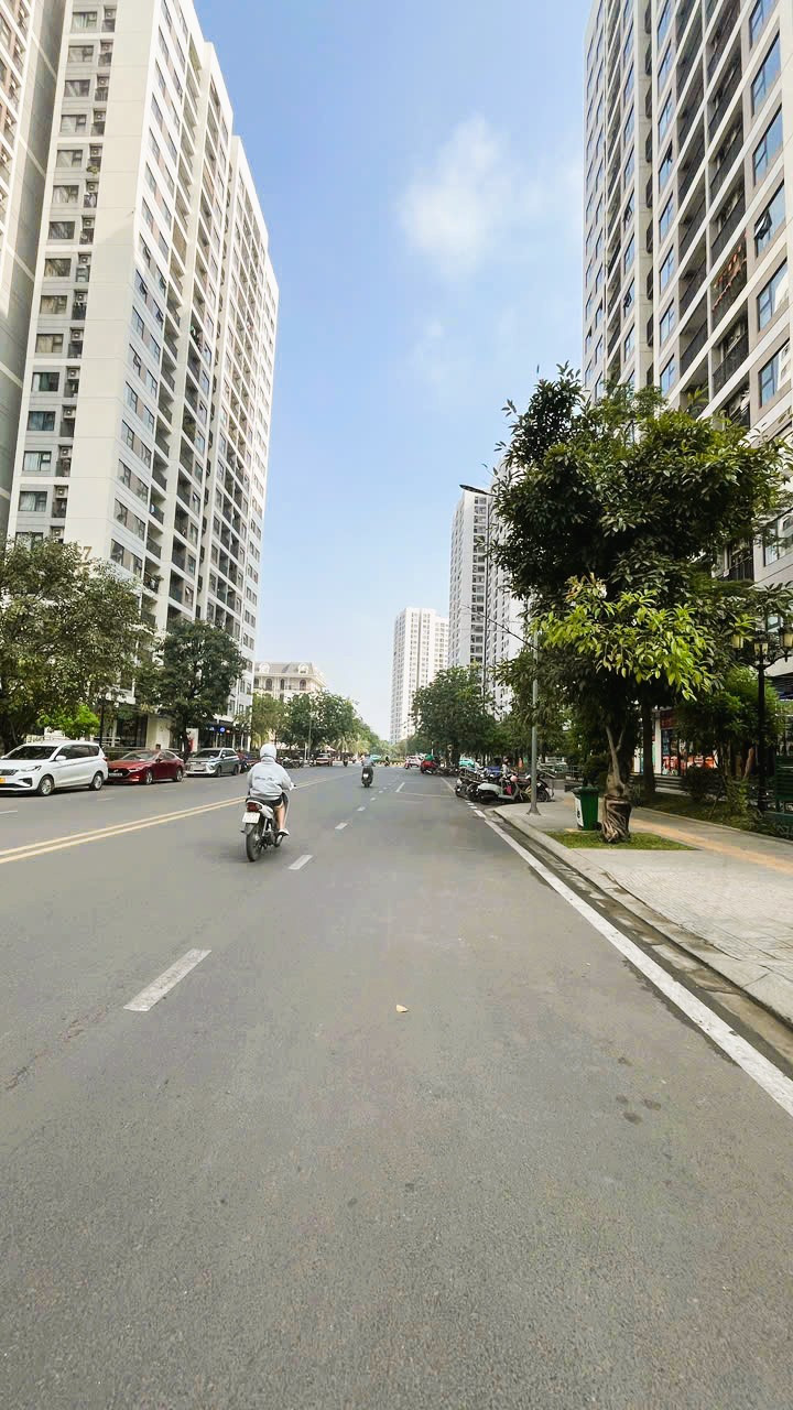GÓC 2 MẶT TIỀN PHƯỚC THIỆN, NGANG 17M KHỦNG, ĐƯỜNG BÀN CỜ 8M, NGAY VINHOMES, 28  TỎI