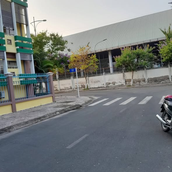 Bán đất 2 mặt tiền 102.2m² full thổ cư ngang 5.1m giá 1.85 tỷ gần Điện Lực Thành Phố, Phường Long Châu, tỉnh Vĩnh Long