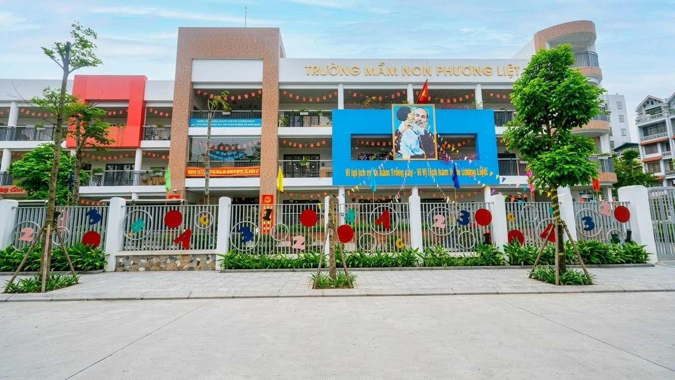 Căn nhà "Cửa sổ tâm hồn" Ngã Tư Vọng – Vài bước ra ĐH Kinh tế Quốc dân – Phân lô 45m2 x 5 tầng