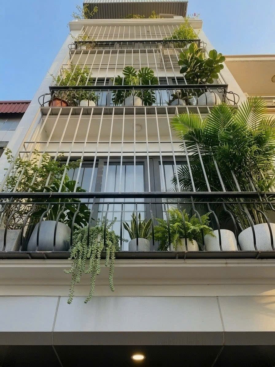 Nhà vị tướng quân đội đáng kính – Một nhà ra phố, dân trí cao, an ninh tuyệt vời – 33m2 x 5 tầng mới, nội thất xịn đẹp