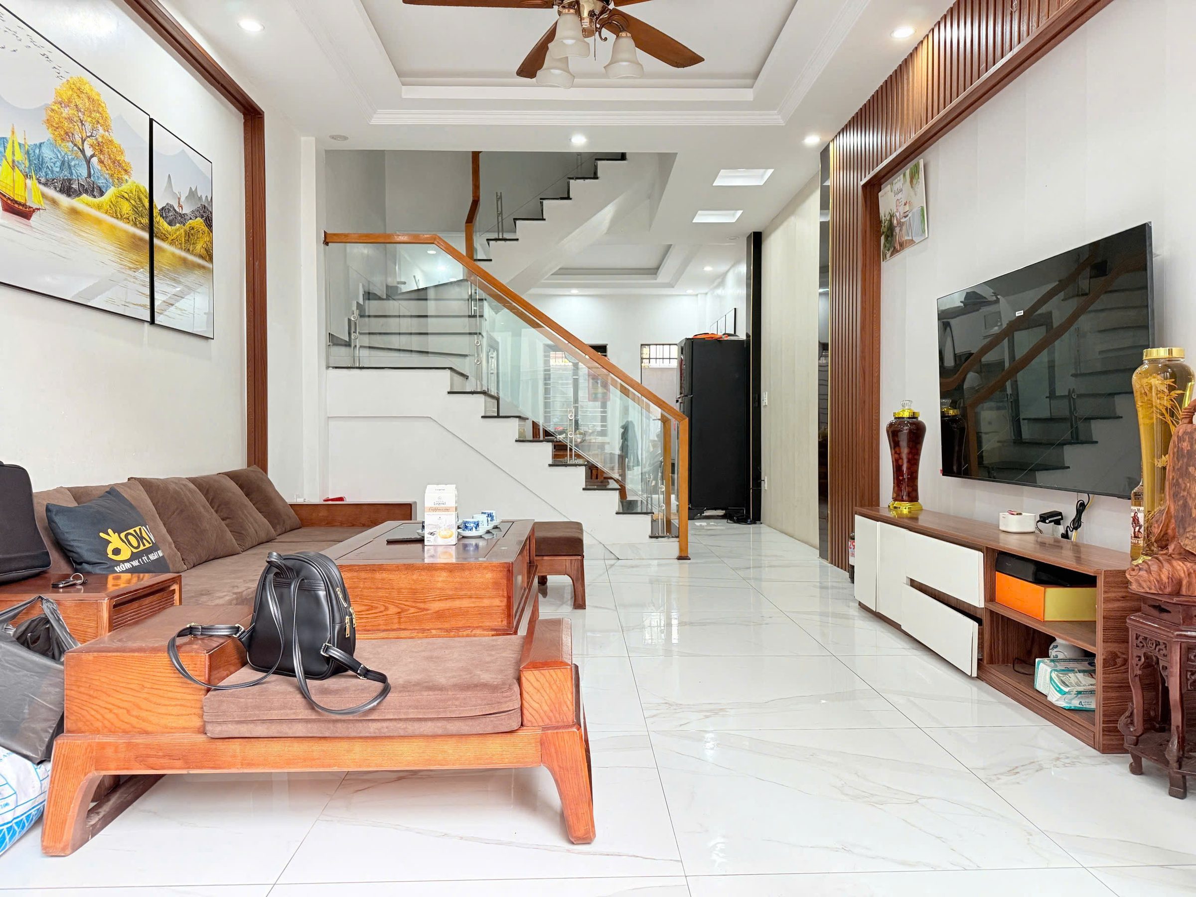 BÁN NHÀ 4 TẦNG NGÕ PHƯƠNG LƯU, HẢI AN  Ô TÔ ĐỖ CỬA  TRUNG TÂM