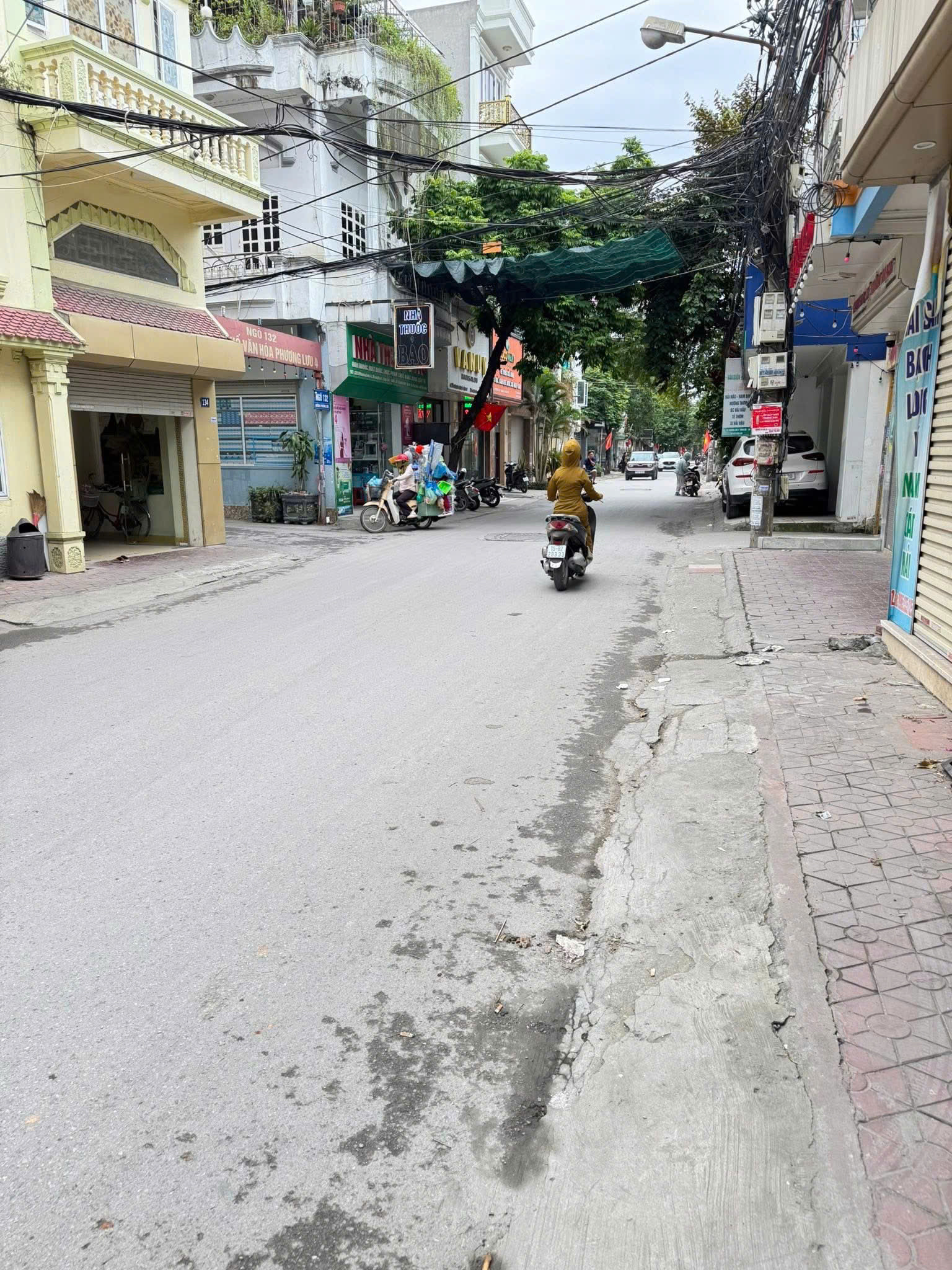 Bán nhà rộng có thể chia lô trung tâm đường Phương Lưu, chỗ đông dân cư nhất