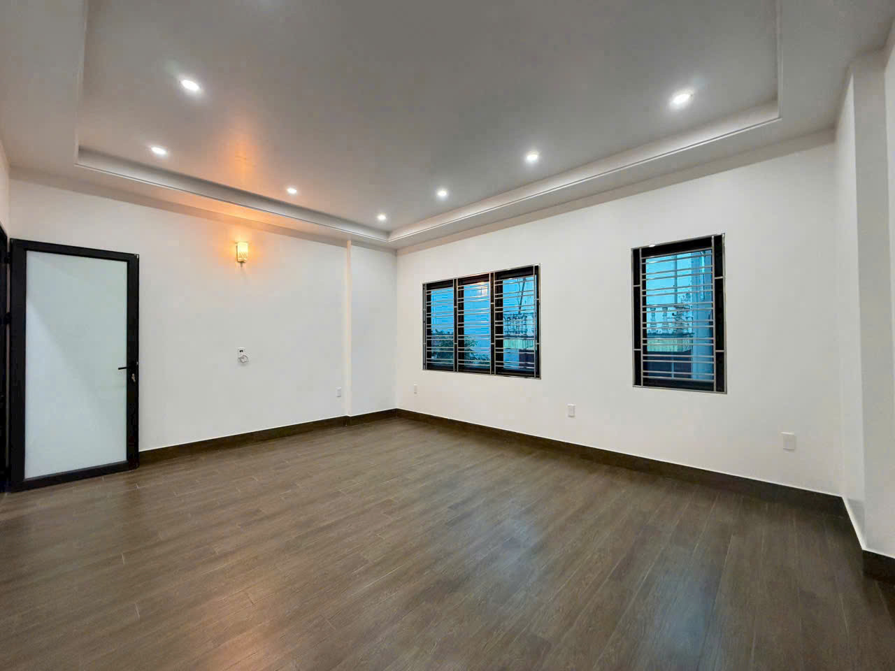 Bán nhà diện tích rộng, gần chợ Phương Lưu- Vạn Mỹ