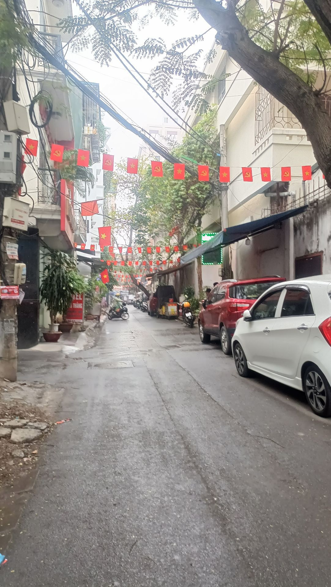 Bán nhà Phố Phương Mai, 33m gần BV Bạch Mai, 100m ra mặt phố OTO, giá chỉ 9,17 Tỷ. (zalo: 0886789322)