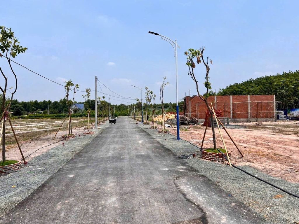 ĐẤT NỀN CHƠN THÀNH – CÓ NHÀ SẲN – SỔ HỒNG RIÊNG – ĐƯỜNG NHỰA