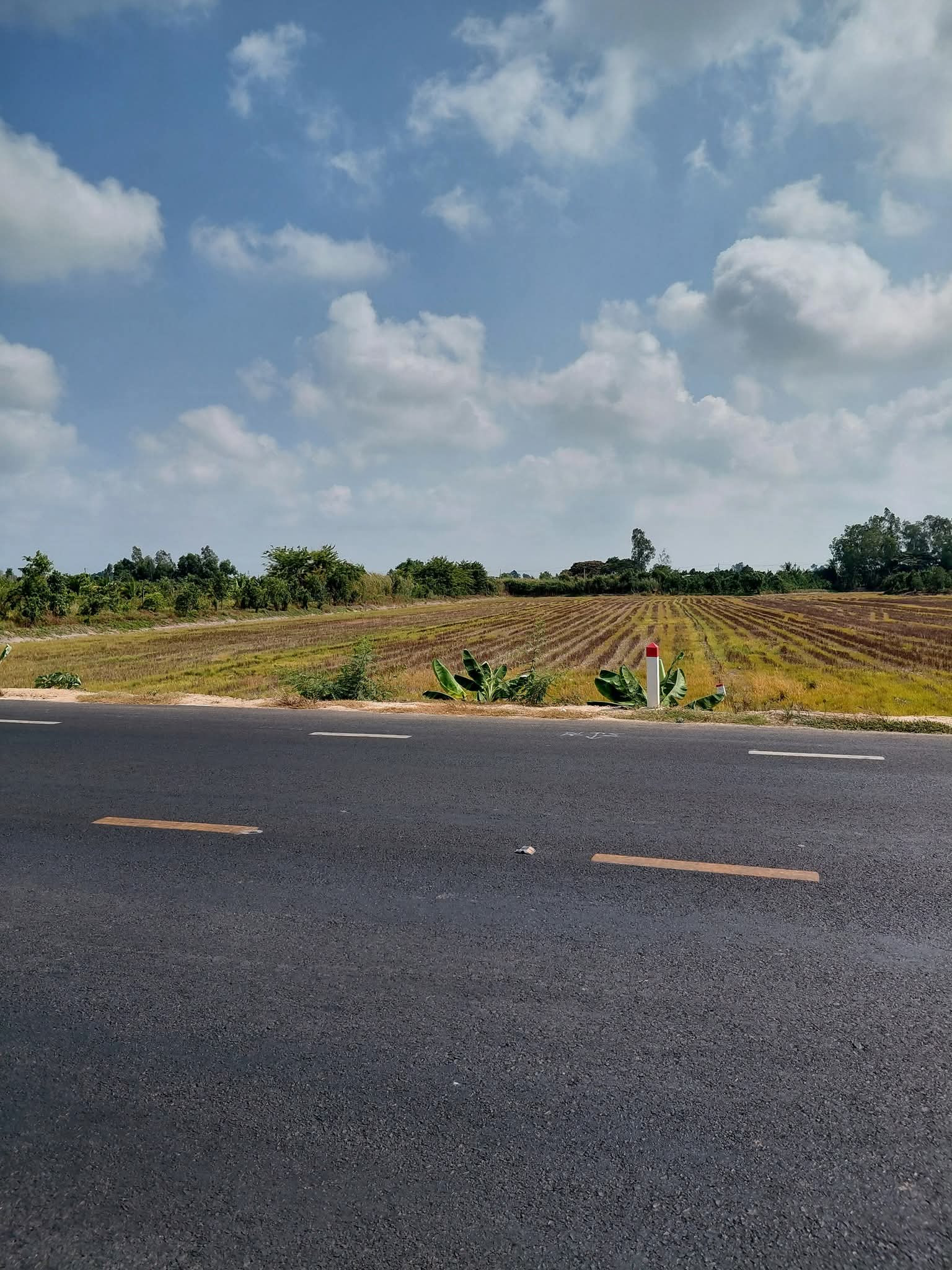 Bán đất Minh Hưng Đồng Nai, diện tích 225m, điện nước đầy đủ, dân cư có sẵn. Trả trước 290tr ngân hàng hỗ trợ 70%
