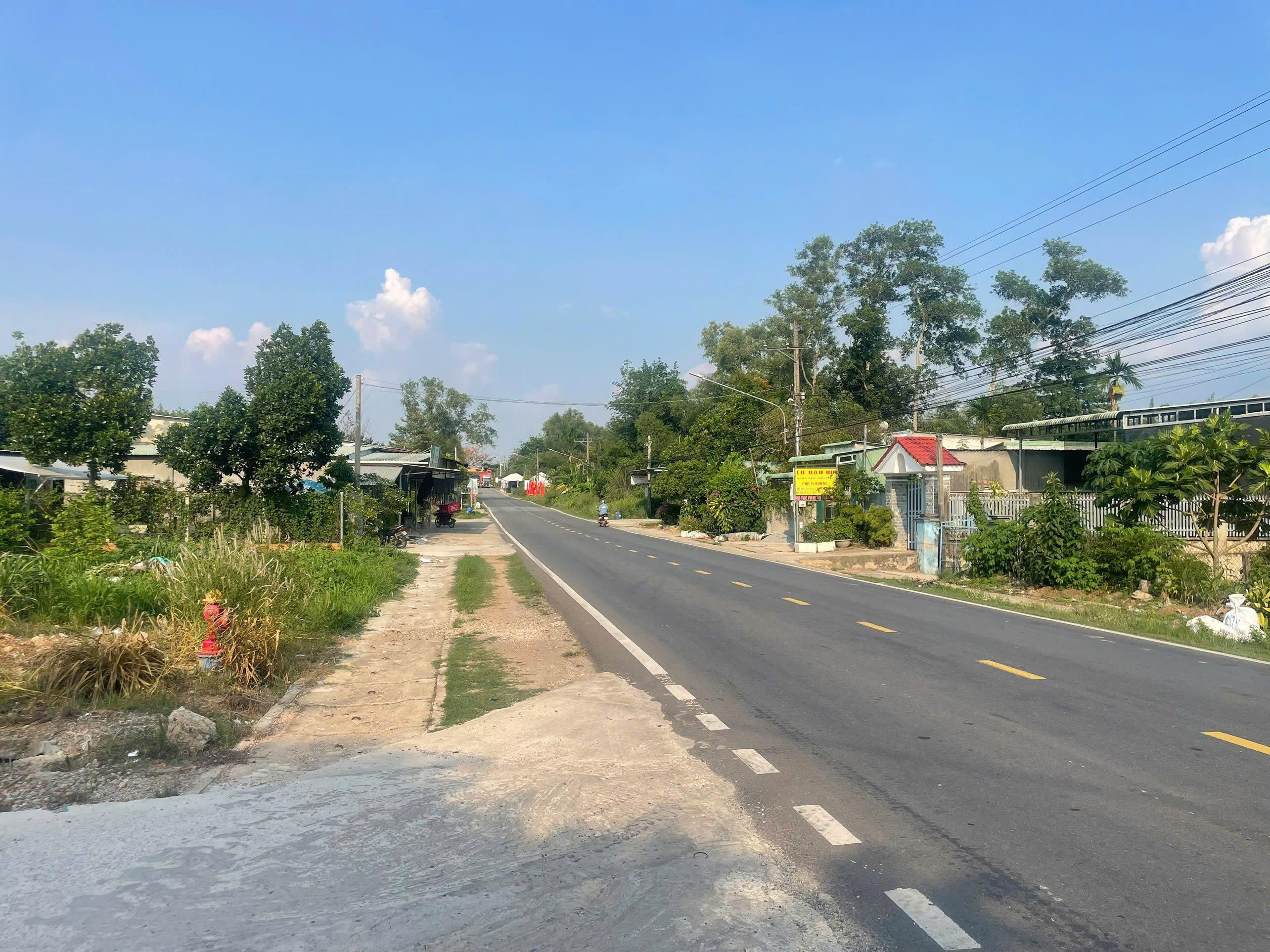 Bán đất Chơn Thành_Đồng Nai, diện tích 250m2, xung quanh dân cư đông, chỉ cần 250tr là sở hữu.