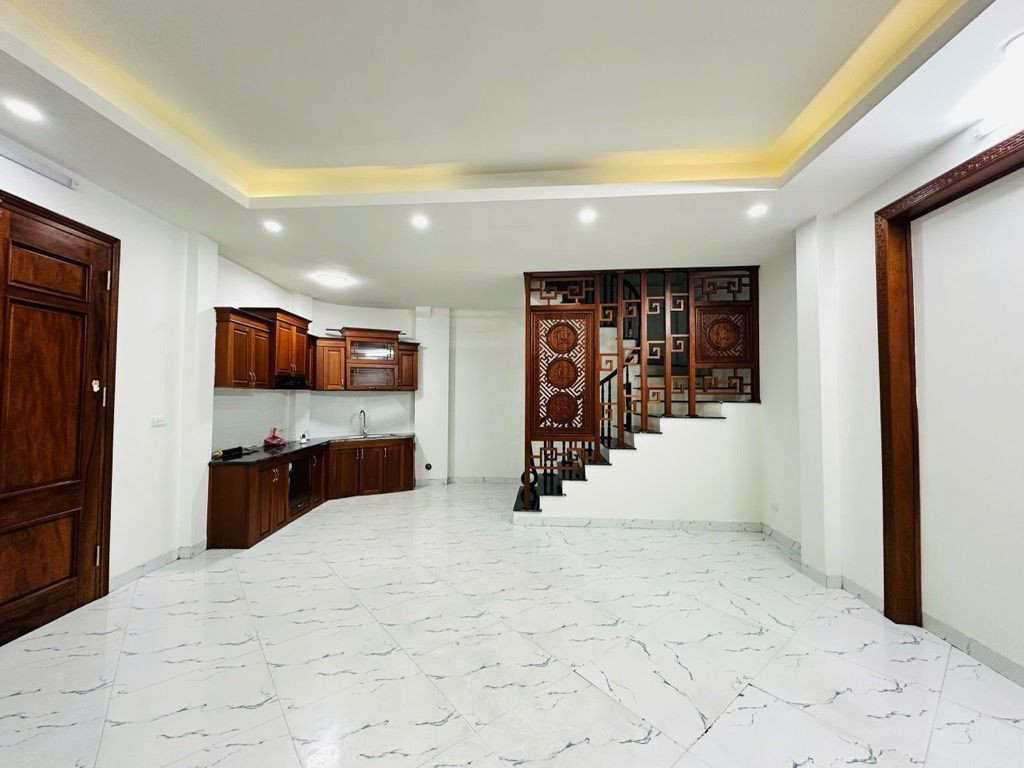 HOÀNG HOA THÁM, BA ĐÌNH,  LÔ GÓC NỞ HẬU, NGÕ RỘNG, GẦN Ô TÔ