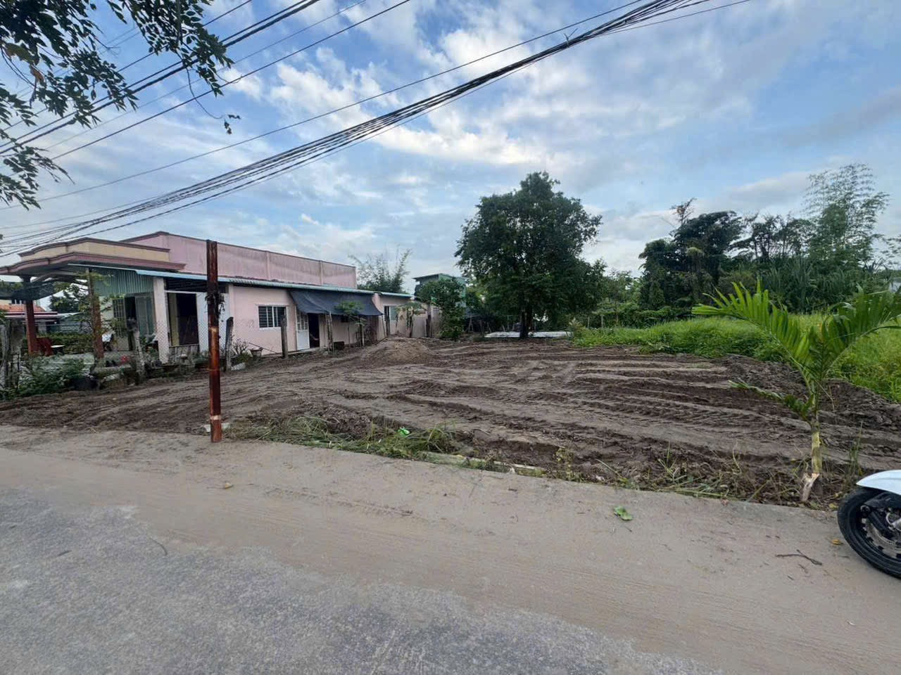 🔥 BÁN GẤP LÔ ĐẤT MẶT TIỀN QL1A – CÁCH 100M, NGAY TT BẾN LỨC – GIÁ CHỈ 1 TỶ 230 TRIỆU 🔥
📌 Diện tích: 5 x 25m