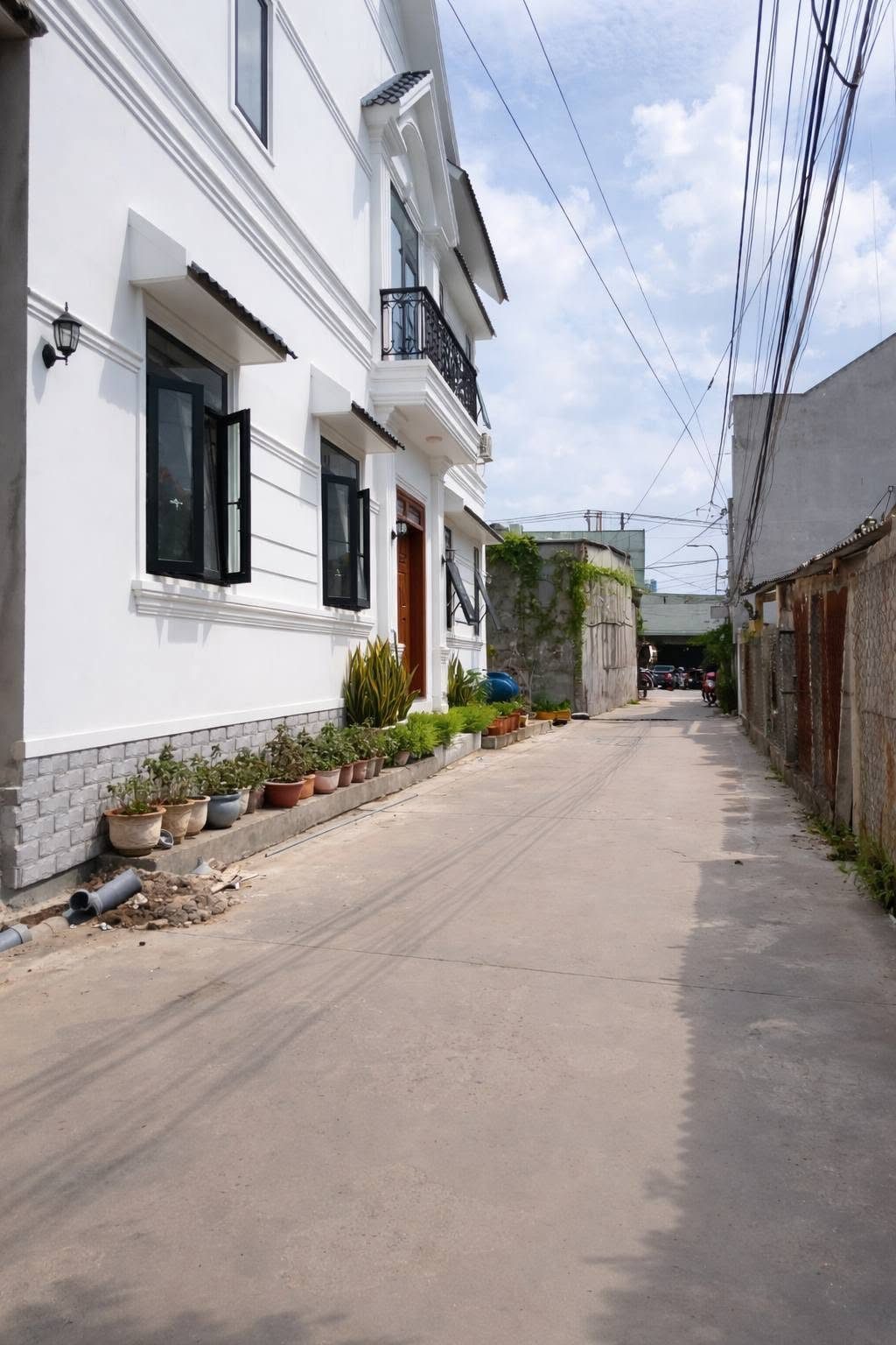 Bán Nhà ngay trung tâm thương mại - diện tích 5m*26,5m - giá 3,1 tỷ - xây dựng trên đất ở đô thị - liên hệ 0919089456