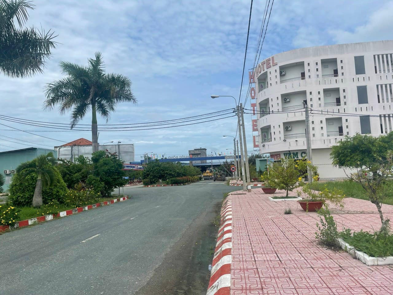 Lô Ngộp Cách QL50: 20m _ngang 6,7m_ Giá mềm, thương lượng