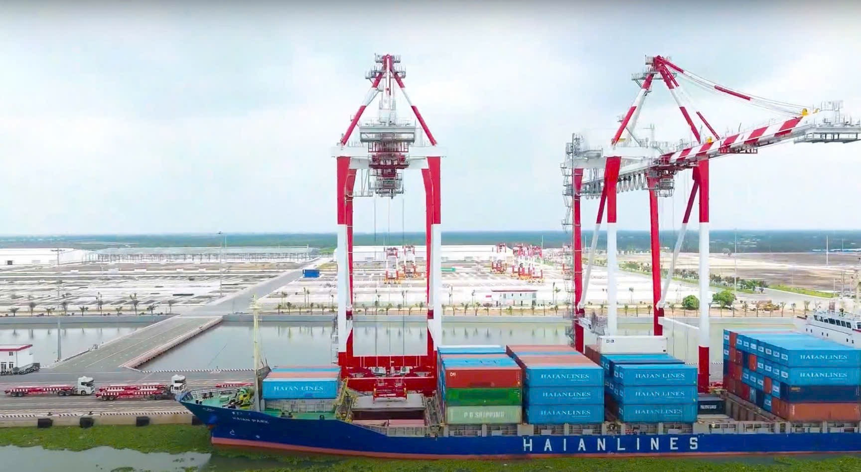 Nền góc 2 mặt tiền cực đẹp-Vị trí mặt tiền 40m kết nối cảng Long An-Sổ riêng, sổ sẵn Giá 2,3 tỷ bao thuế phí