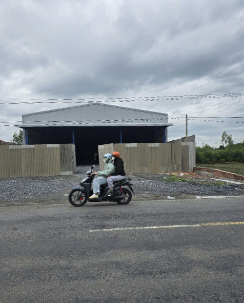 Cho thuê kho xưởng 1000m2 (20x50), mặt tiền QLN2, Thạnh Lợi, Bến Lức, Long An, giá rẻ 30tr/ tháng