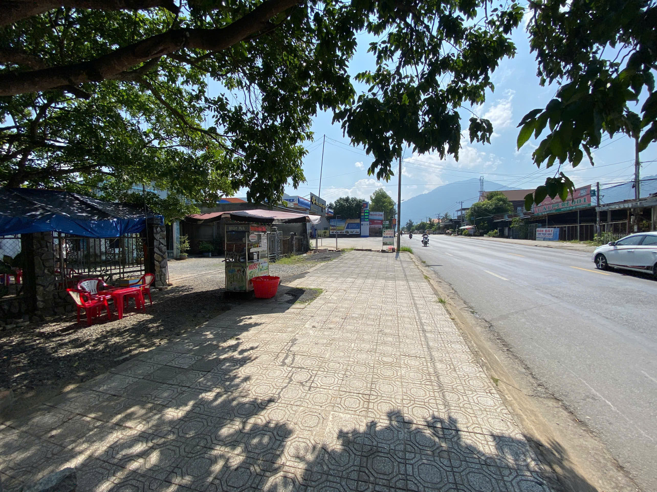 3850m2 đất vườn ( có 300m2 thổ) mặt tiền ql 20 dưới chân đèo Bảo Lộc giá 10 tỷ