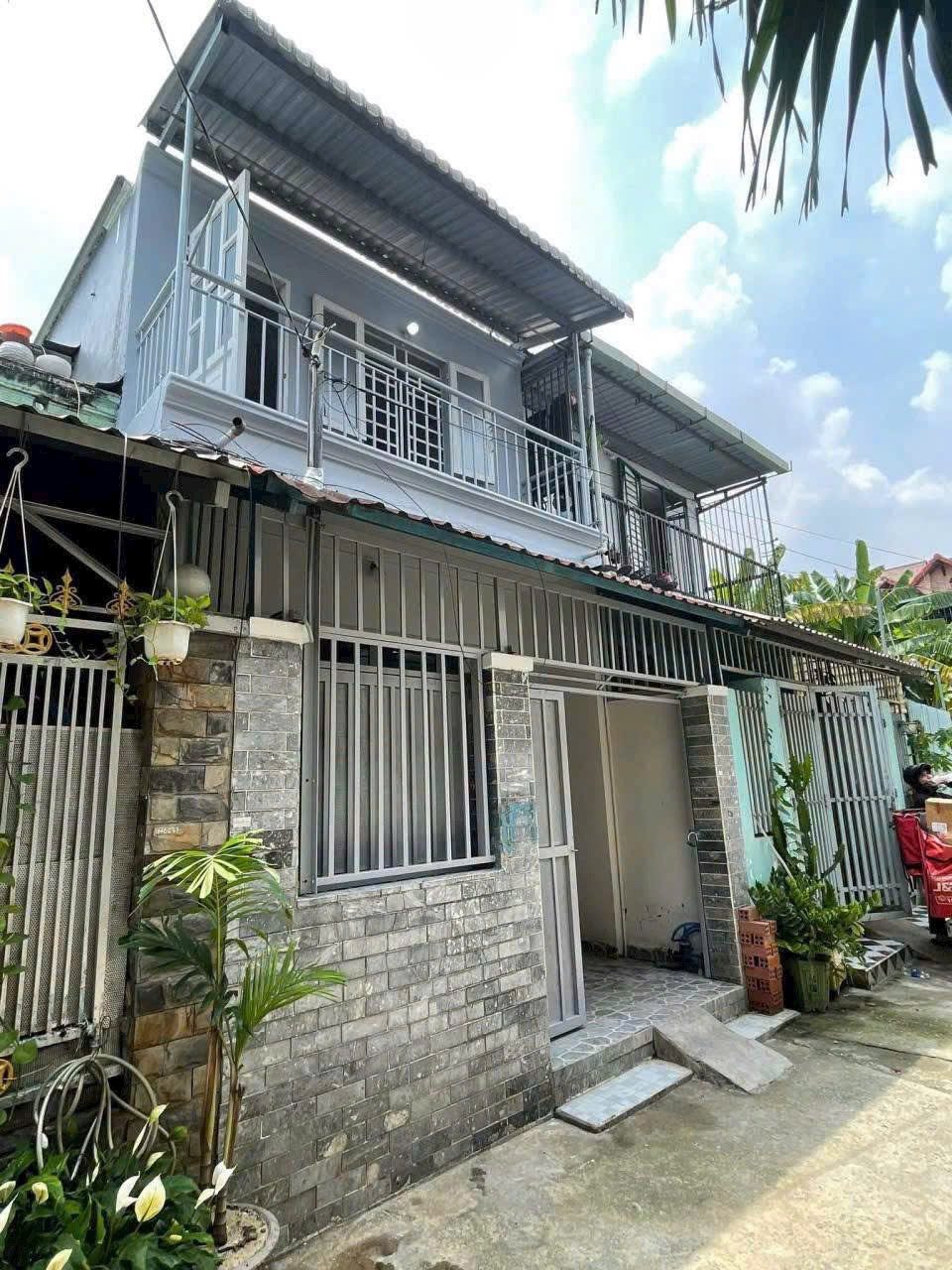 Nhà đẹp 3/ sẹc ngắn đường Quách Điêu gần Ngã 5 Vĩnh Lộc vị trí đẹp.
