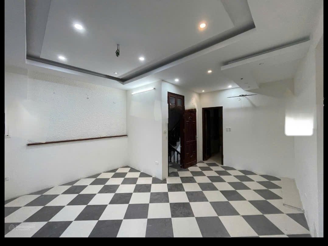 Cho thuê Nhà riêng ngõ 130 Quan Hoa, Cầu Giấy 42M x 5T (5 ngủ) giá 20 triệu Ở NHÓM