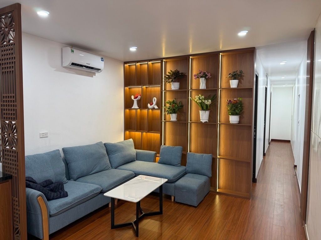 QUAN HOA 72M2 - Ô TÔ ĐỖ CỬA - SÁT PHỐ - 6.X TỶ