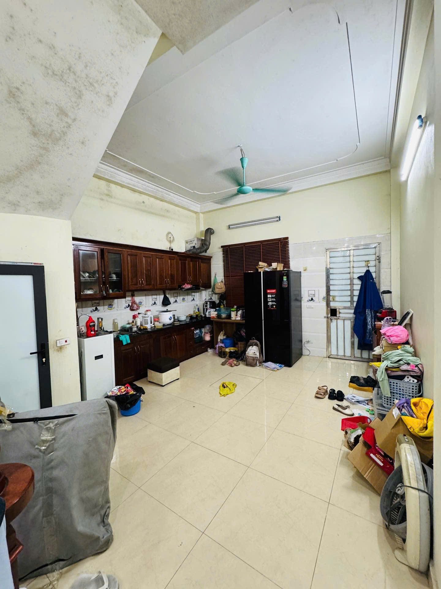 Bán nhà Quan Hoa 50m2x4T, 2 thoáng sáng, VF7 tránh ngõ thông sát phố, 15tỷ