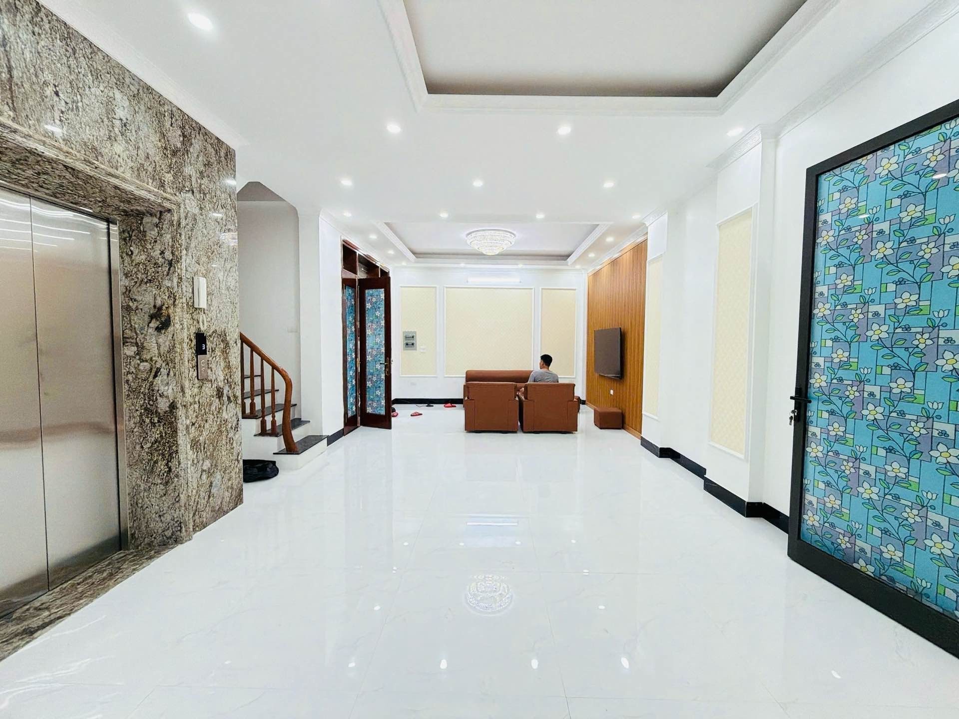 NHÀ 2 MẶT NGÕ TRƯỚC SAU NHÀ XÂY MỚI Ở LUÔN, THANG MÁY XỊN, TRUNG TÂM THANH XUÂN.