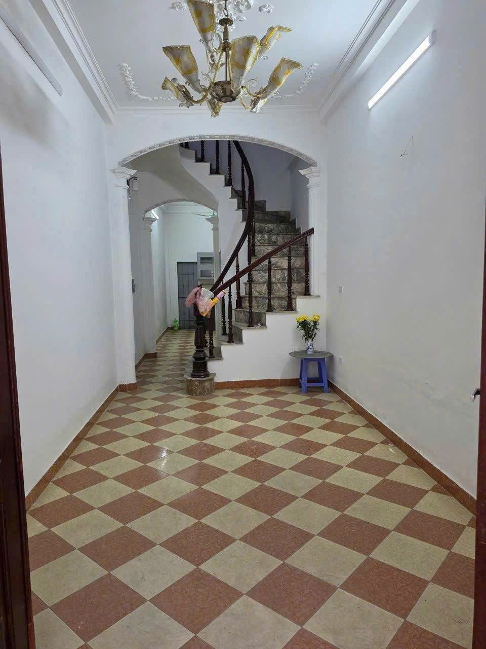 Cho thuê nhà riêng Quan Nhân, Thanh Xuân 45M*4 tầng(5 phòng) giá 14 triệu