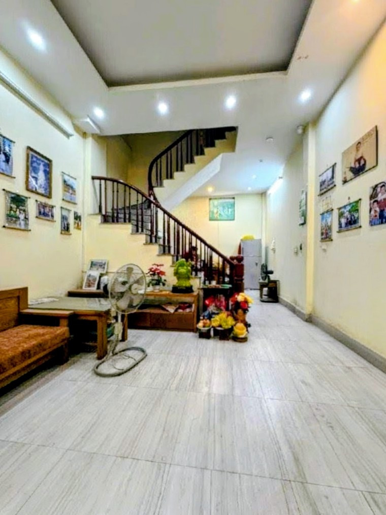 Nhà đẹp Quan Nhân! 40m2 5 tầng – Ngõ thông hiếm – Tài sản gọn để ở và giữ tiền